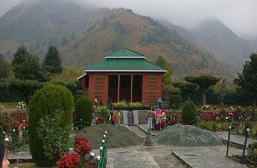 Chashme Shahi photograph