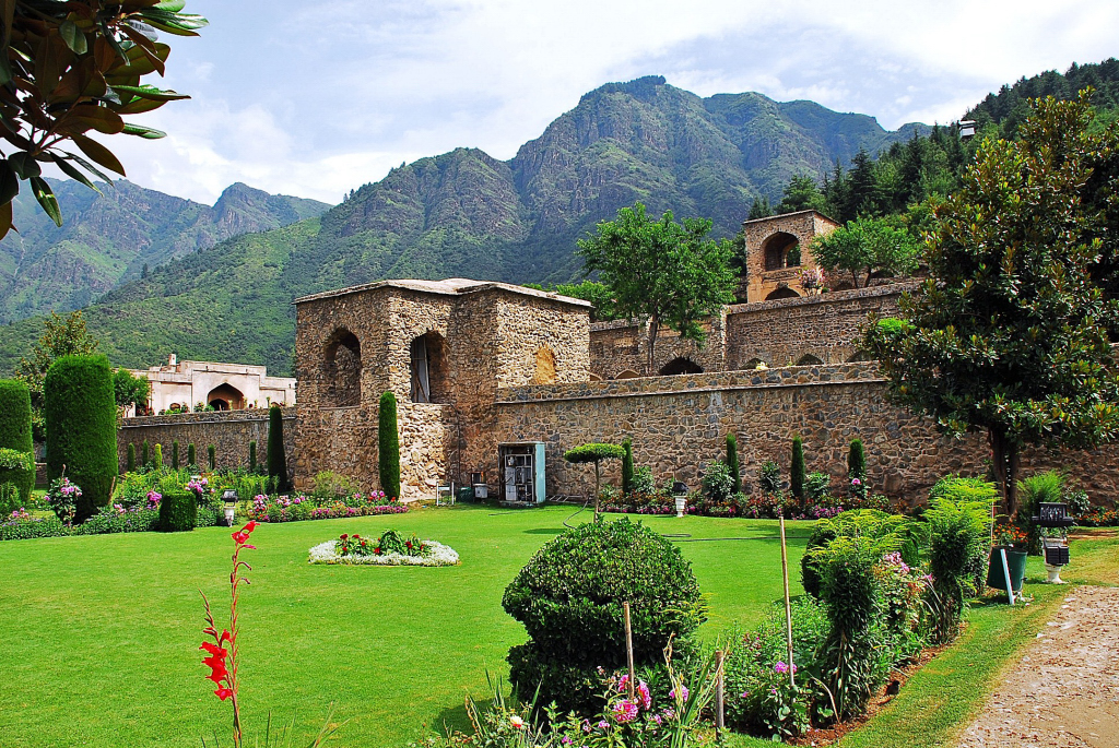 Pari Mahal photograph